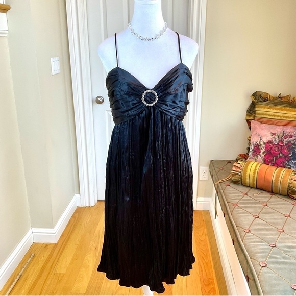Alex Evenings Cocktail Dress Black Crinkle Satin Slip Style w Rhinestones (8) - Picture 1 of 8